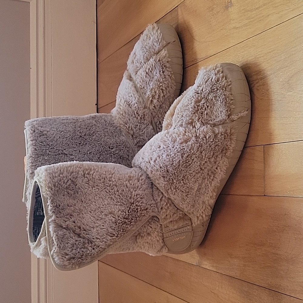Vibram Faux Fur Furoshiki Mid Shearling Barefoot Wrap Boots Size 40 - 41